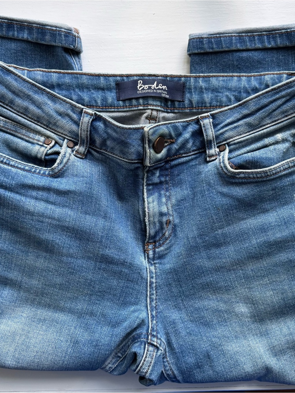 Boden High-Rise Women's Jeans in Medium Blue Wash